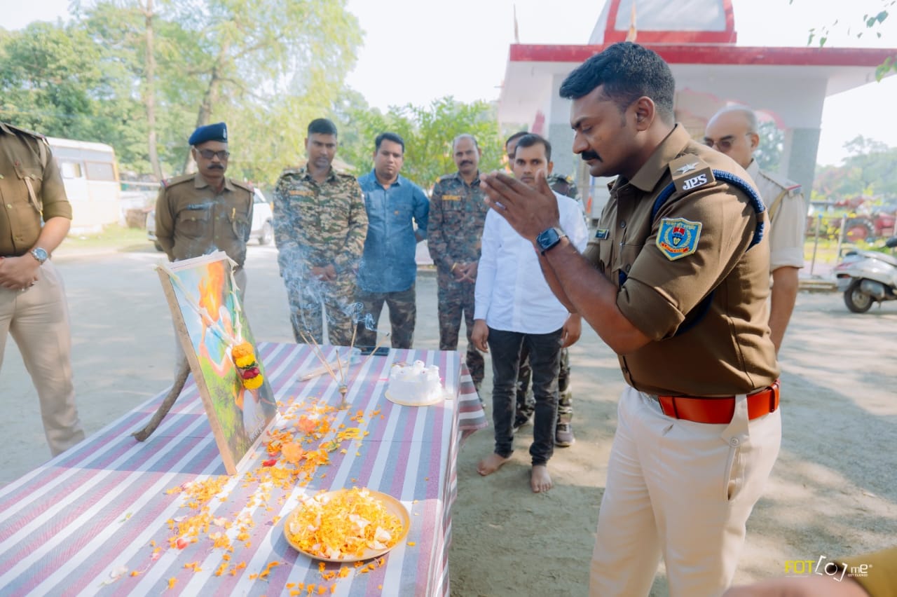 बिरसा मुंडा जयंती पर सेक्टर-4 थाना में श्रद्धांजलि कार्यक्रम