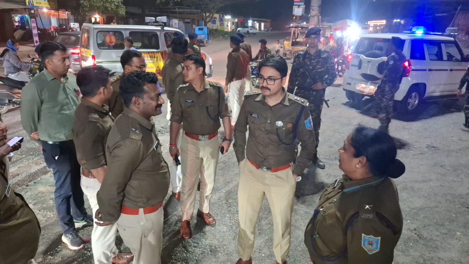 बोकारो में फ्लैग मार्च और सघन वाहन जांच अभियान